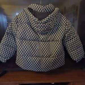Chic Black and White Patterned Puffer Jacket
